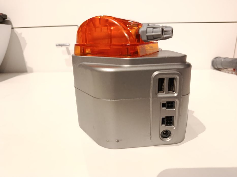 system dozujący i pomiaru płynów Neptune Systems Apex DOS. Polecam 
J