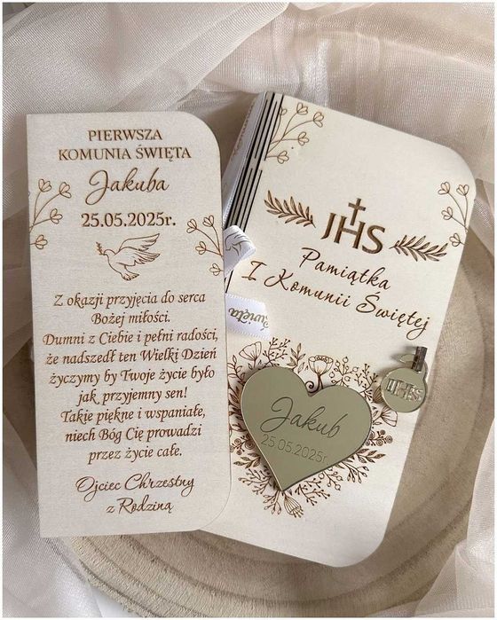 PUDEŁKO na pieniądze  prezent na komunię ŚWIĘTĄ Z GRAWEREM