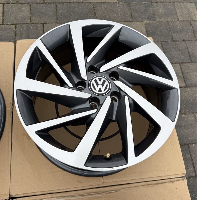 Felgi Volkswagen 17" 5x112 Tiguan Sharan Passat Golf T-Roc et40 7J