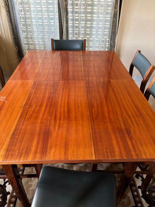 Conjunto de Jantar Vintage – Mesa Extensível + 6 Cadeiras