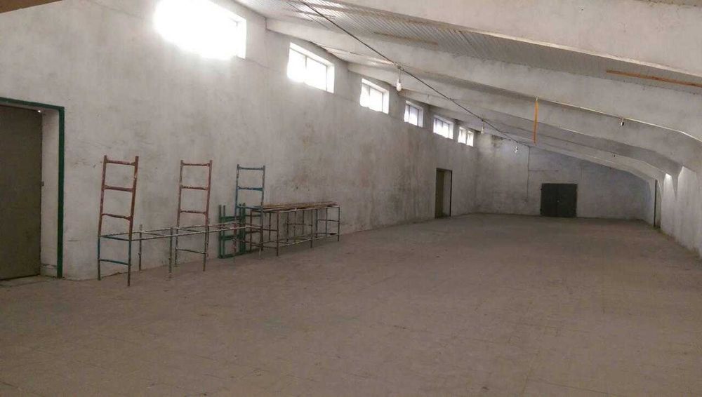 Складське приміщення з офісом (470 кв. м.)