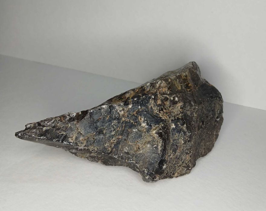 Кварц димчастий для прикрас та колекцій