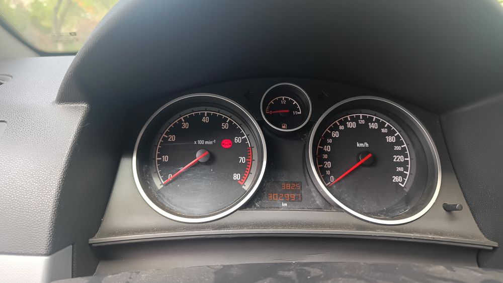Sprzedam Opla astrę 1.6 w LPG