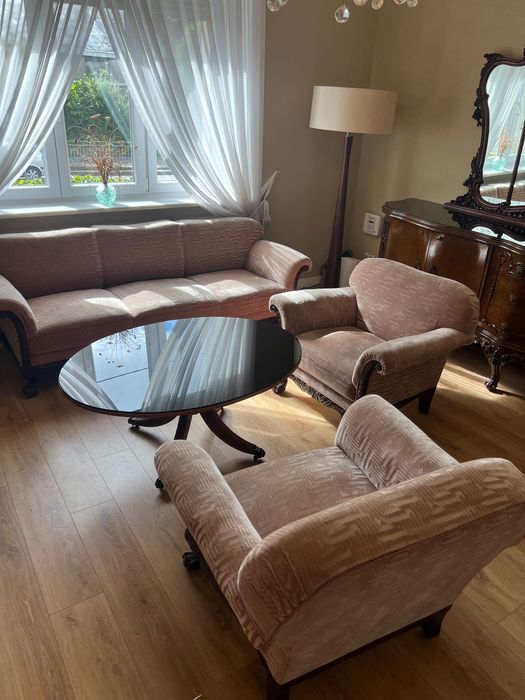 Zestaw wyponczykowy i stolik kawowy