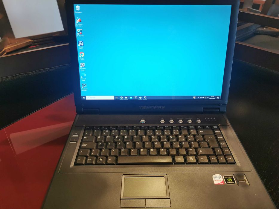 Portátil Gaming TSUNAMI  RUNNER 7700 FL90