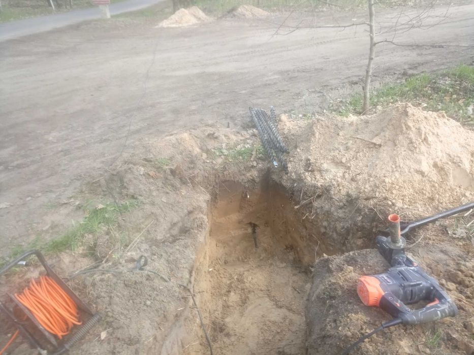 Прокол під дорогою , безтраншейне  прокладання  труб .