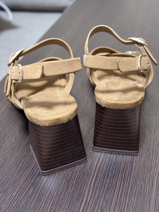 Босоніжки Stradivarius замша
