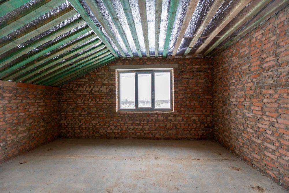 Новий цегляний будинок 100 м²  4 кімнати | тераса