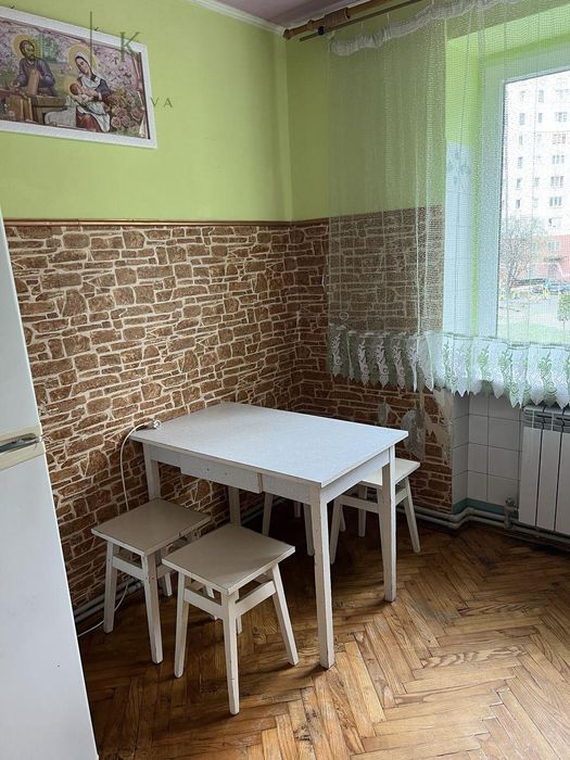 Продам 3-кім.квартиру,вул Стуса 3 Косметичний Ремонт !