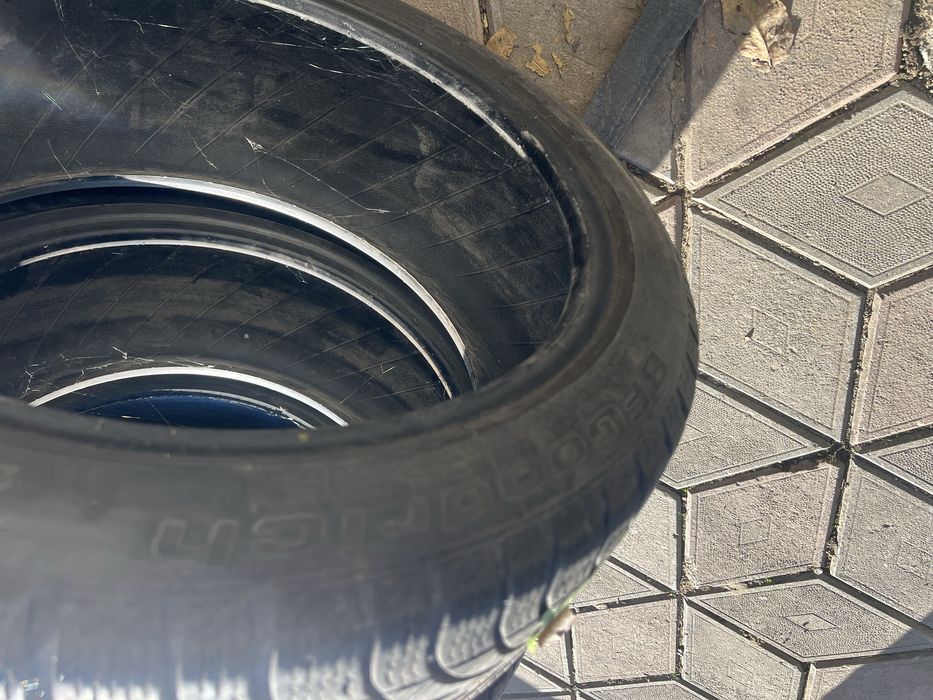 Шини 235 40 р18 пірелі гудріч пара пара