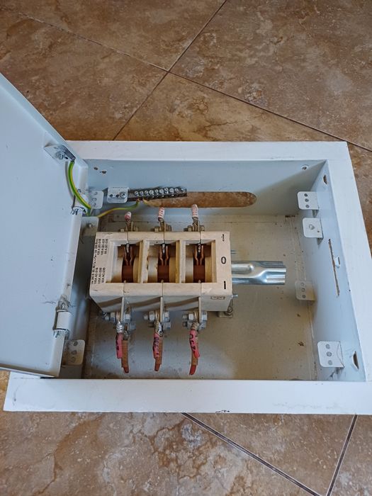 Перемикач рубильник