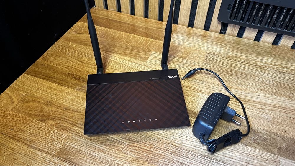 Роутер ASUS RT-N12