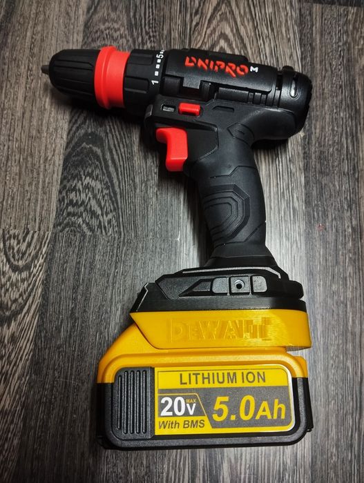 Адаптер перехідник інструмент Dnipro-M 20V на акумулятор Dewalt 20V