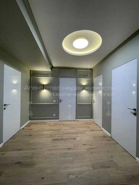 Продаж триповерхового таунхауса 290м2 в Козині КМ Montana Village