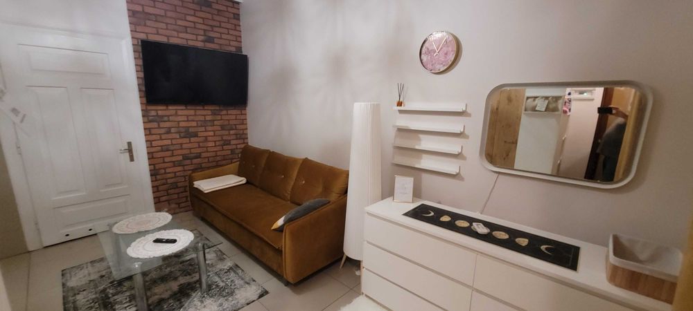 Wynajmę garsonierę dla pary, BEZCZYNSZOWE, SEZON GRZEWCZY W CENIE.