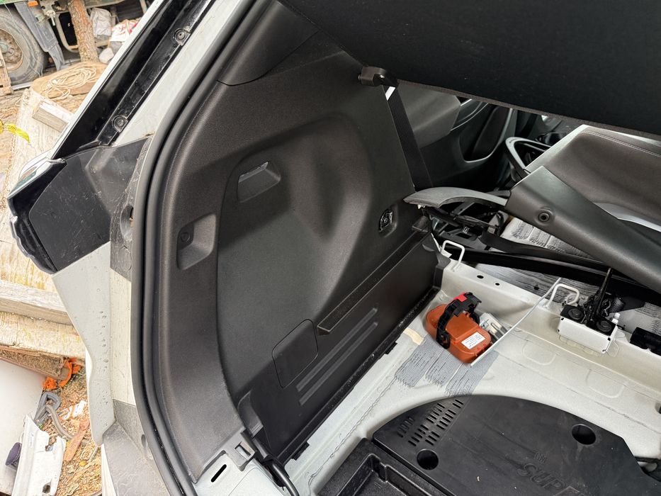 Сабвуфер Chevrolet Bolt EUV 2022 Premier