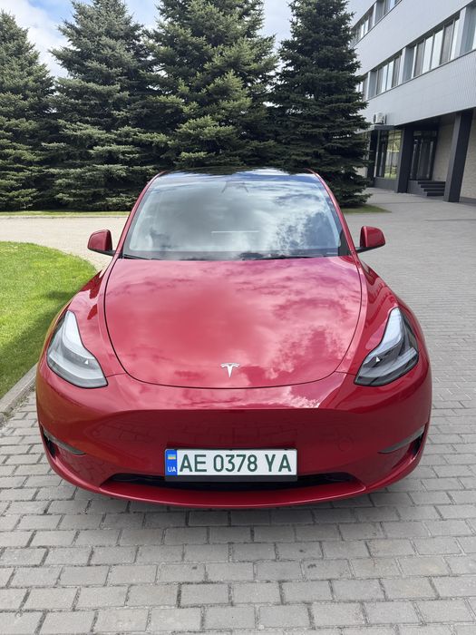 TESLA Y Performance