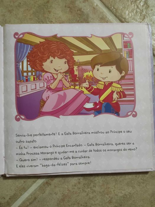 2 livros "Docinho de Morango" - Contos de fadas