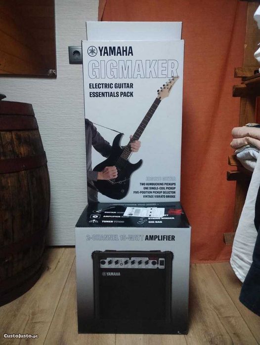 Guitarra Yamaha ERG 121