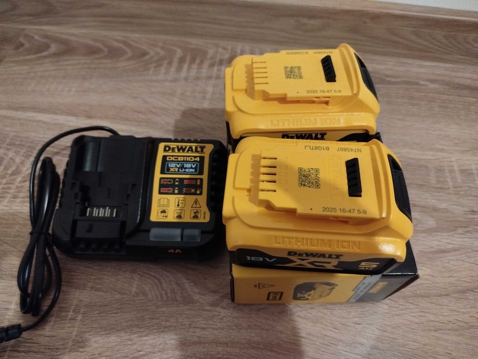 Zestaw zasilający Dewalt 2x5Ah/ładowarka
