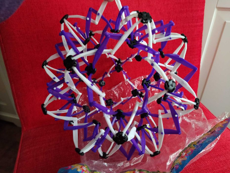 Bola Mágica violeta e branco