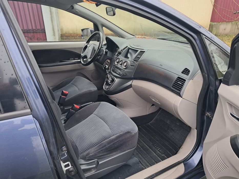 Mitsubishi Grandis 2.0