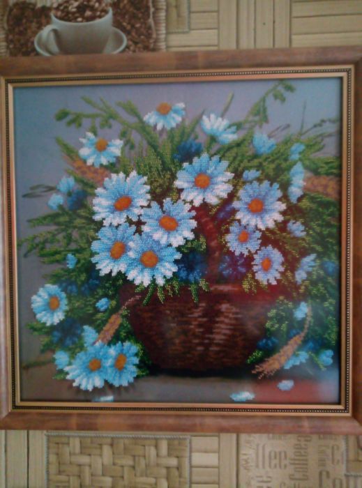 Картина вышита чешским бисером