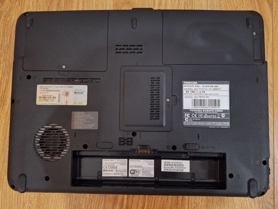 Portátil 16" - Toshiba A300
