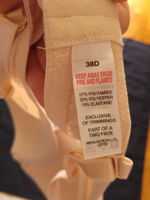 Biustonosz w kolorze beżowym