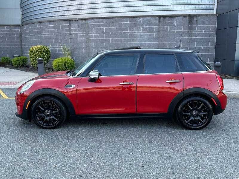 2017 MINI Cooper 4 Door