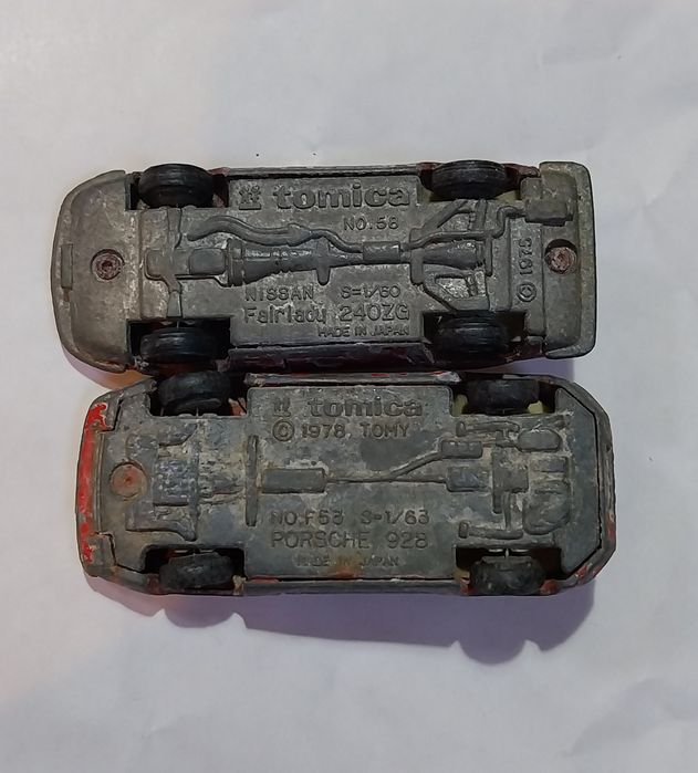 2 miniaturas antigas Tomica para restauro