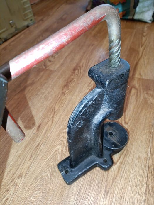 Ручной пресс для установки кнопок и фурнитуры