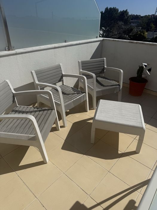 Vendo conjunto de cadeiras para jardim