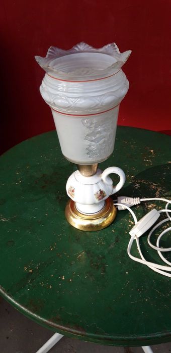 Stara porcelanowa lampka nocna
