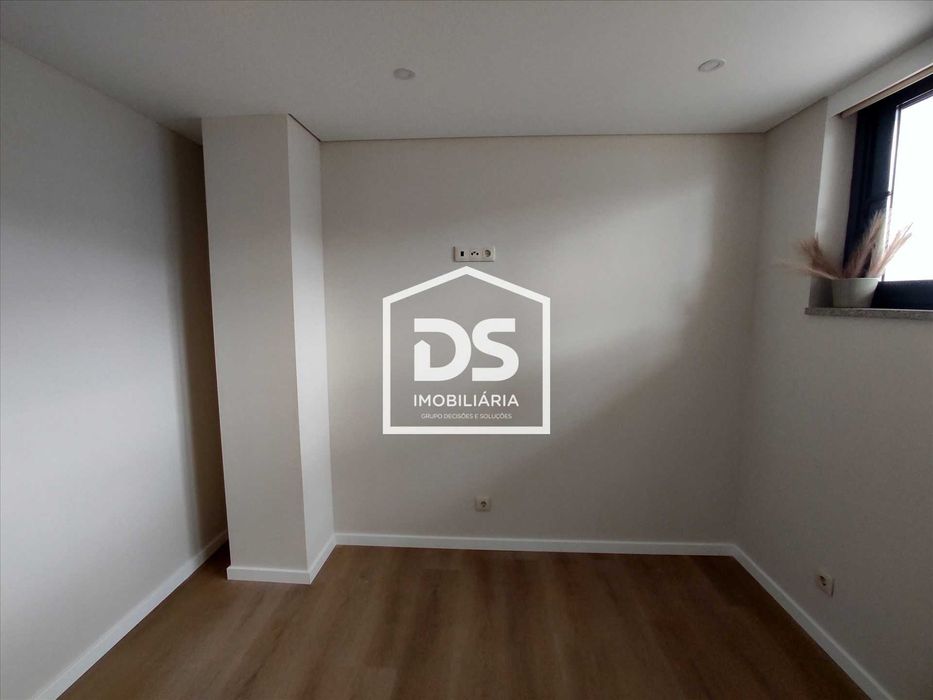 T3 Novo com Suite na Guarda | Design Moderno e Pré-Instalação de A/C