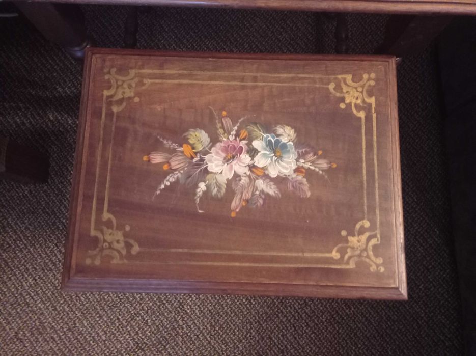 Mesa tripa de madeira