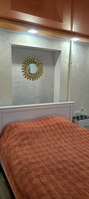 ЦЕНТР. Квартира- студия  посуточно.