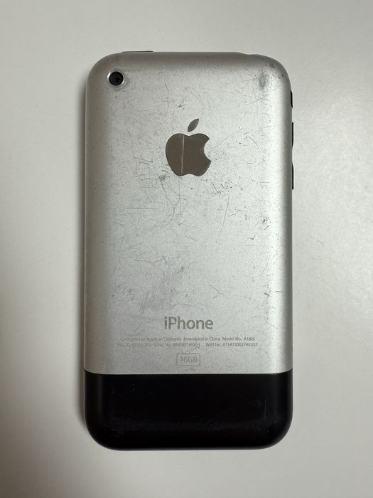 iPhone 1st Generation 16GB with Original Box64550979273859124