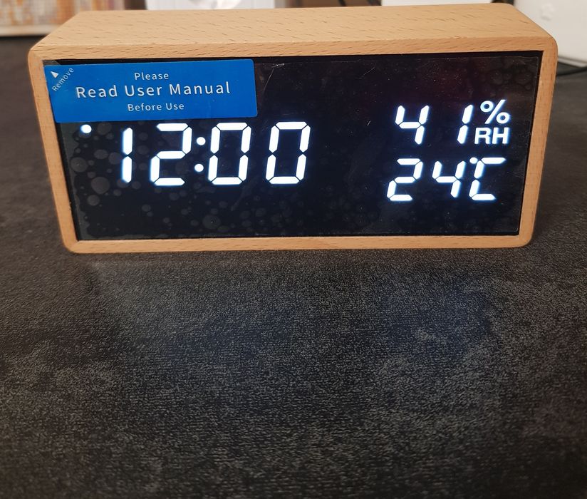 Стильний дерев'яний LED-годинник Flysochs MC100