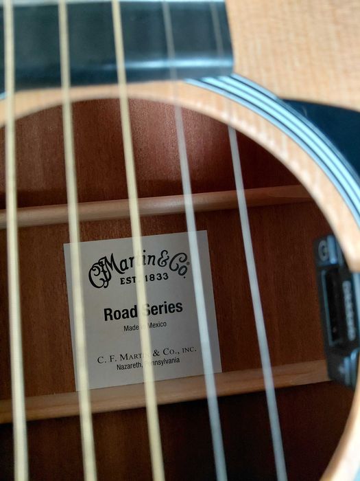 Guitarra Martin Road Séries em óptimo estado.