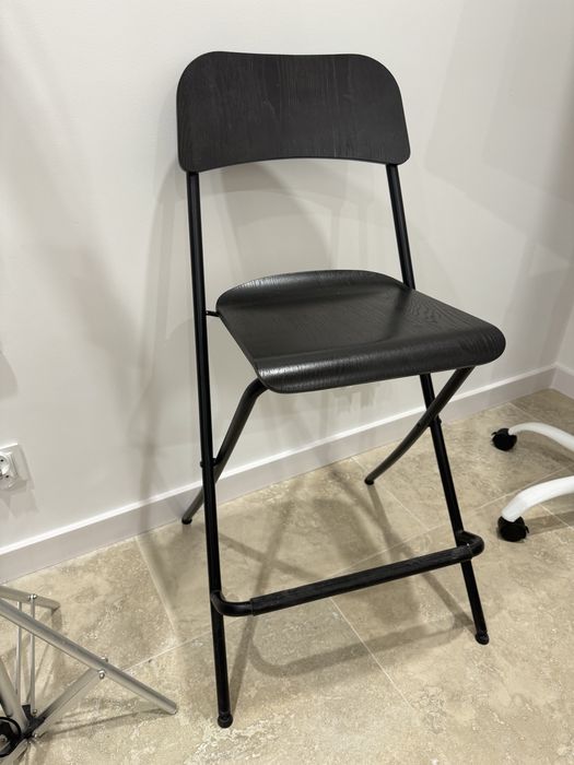 Krzeslo hoker ikea czarne składane
