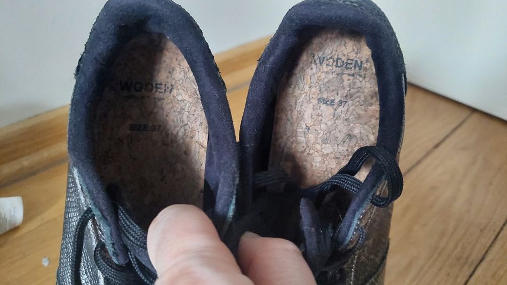 WODEN niesamowite srebrne skórzane sneakersy r.37