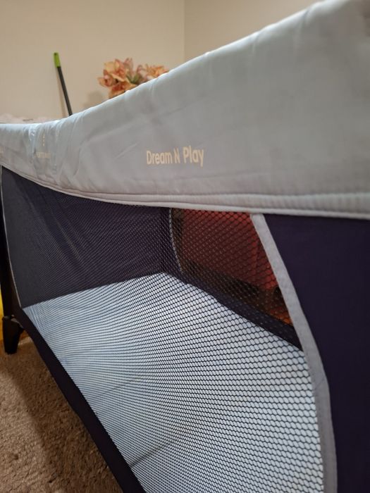 Berço infantil de viagem