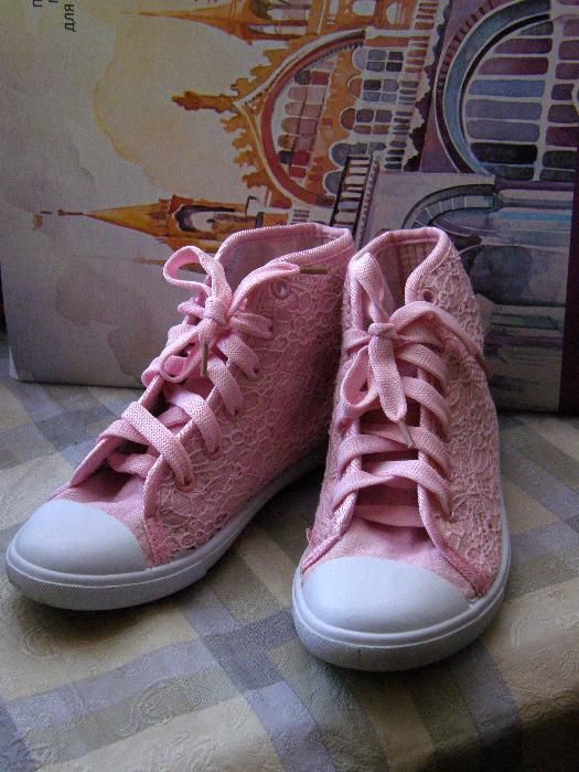 Продаю кружевные ботиночки! 32 р.