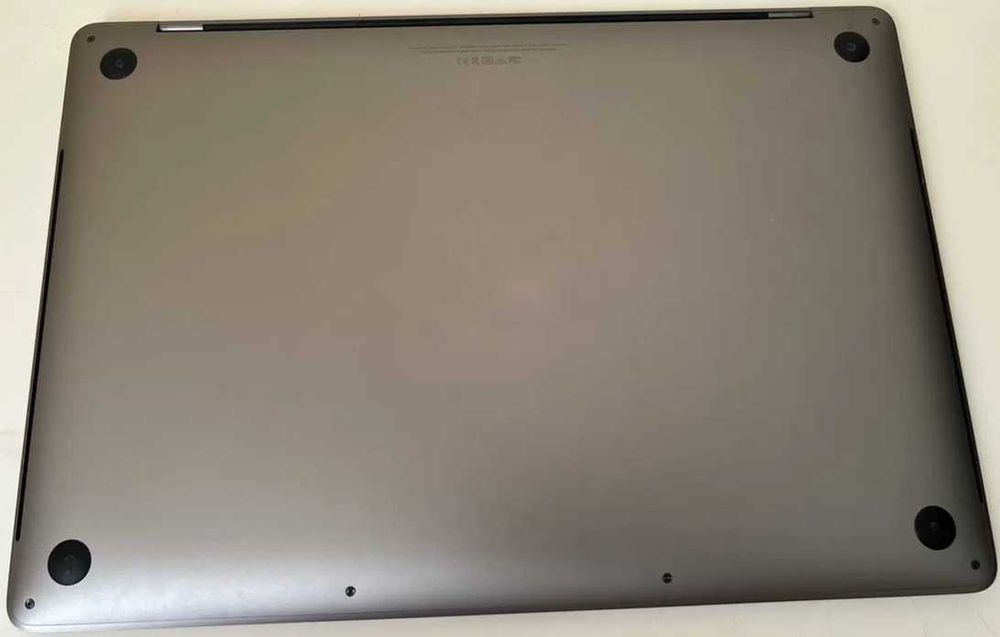 MacBook Pro 2018 i7 | 16Gb | SSD 512GB | Radeon Pro 540X: 15 300