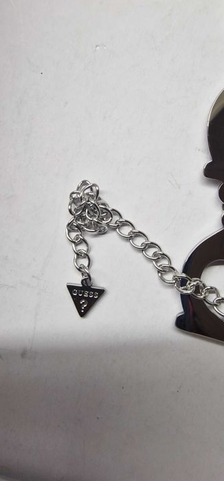 Pulseira larga da Guess