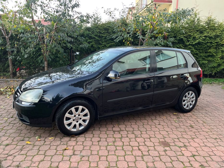 Niezawodny VW Golf 5 w świetnym stanie. Drugi zestaw felg gratis