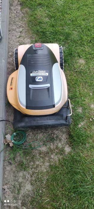 Robot koszący Cub Cadet.