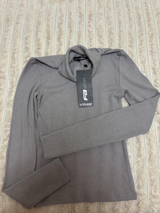 Сірий ребристий светр-водолазка з довгими рукавами від FB Sister