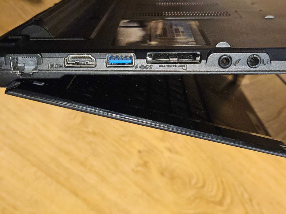 ASUS U36SD-RX042V i5-2410M/4GB/500GB
